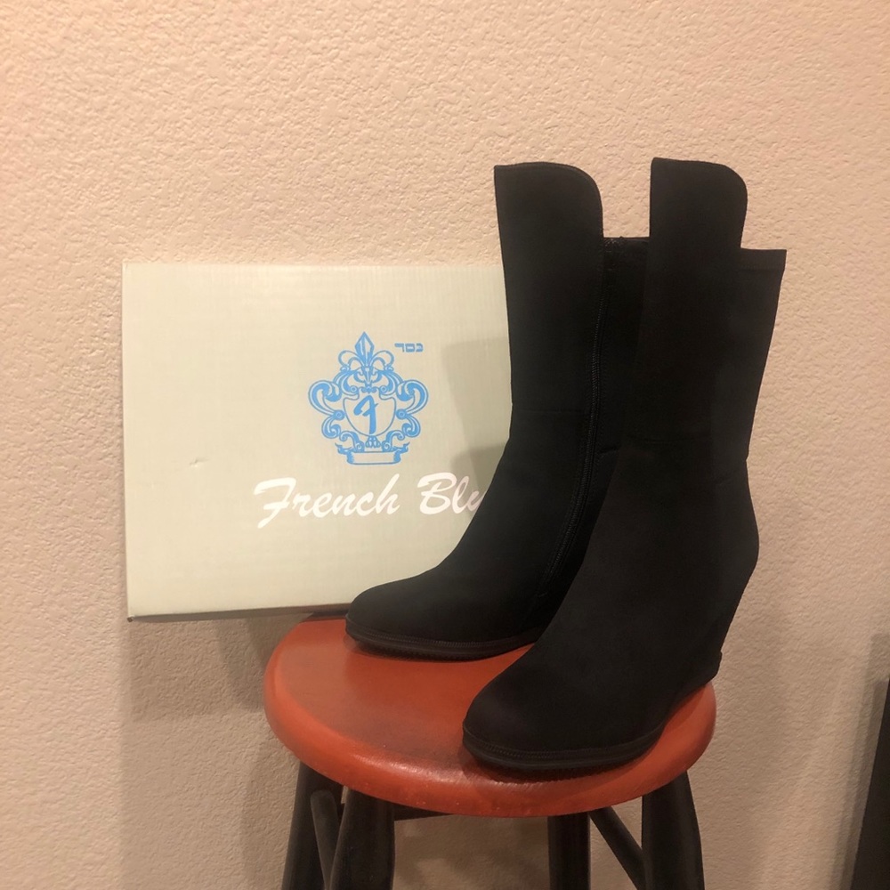 French Blu | Suede Wedge Boots | Style: Mandy